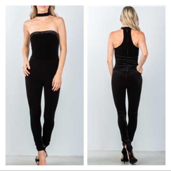 SALES ❗️BLACK VELVET CHOKER JUMPSUIT - Picture 2 of 5